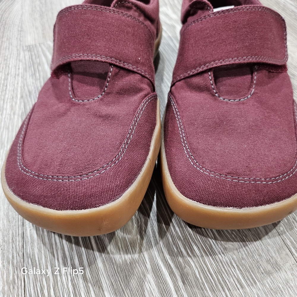 Women’s Casual Velcro Canvas Slip-On Shoe - Burgundy - Picture 9 of 10